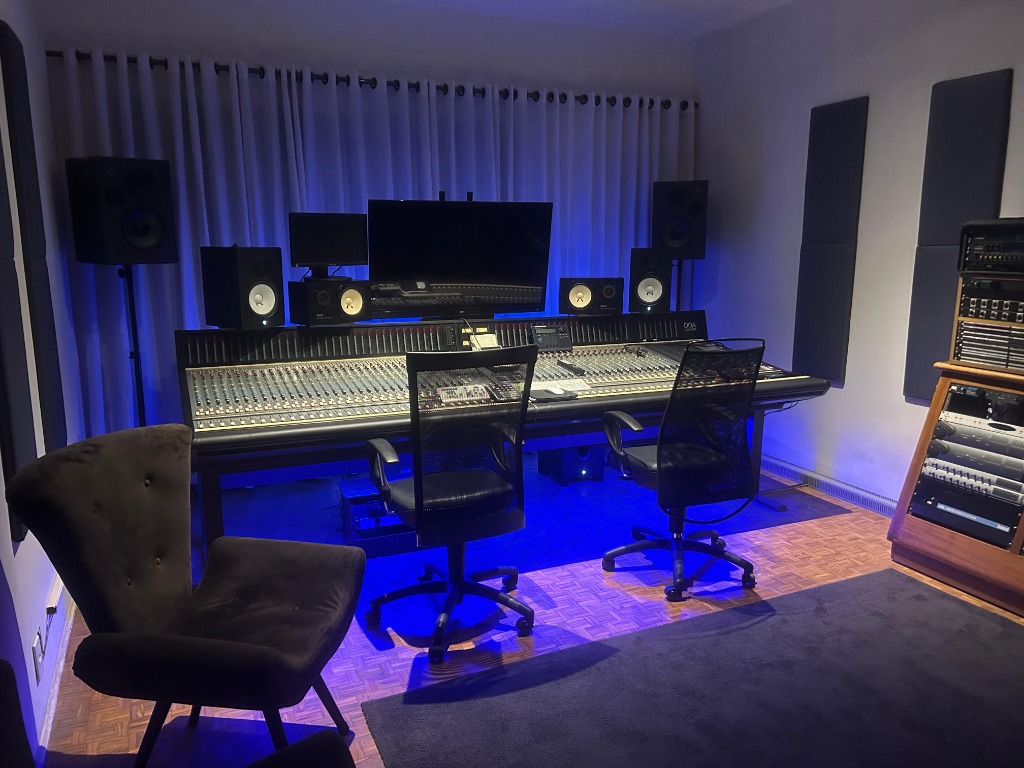 Base G3 Studio Interior